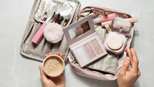 Jak si uspořádat kosmetiku: síla kvalitního organizéru na makeup